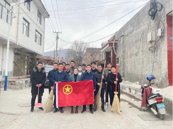 市产投集团团委开展“学雷锋义务清扫活动”(图3) 市产投集团团委开展“学雷锋义务清扫活动”(图3)