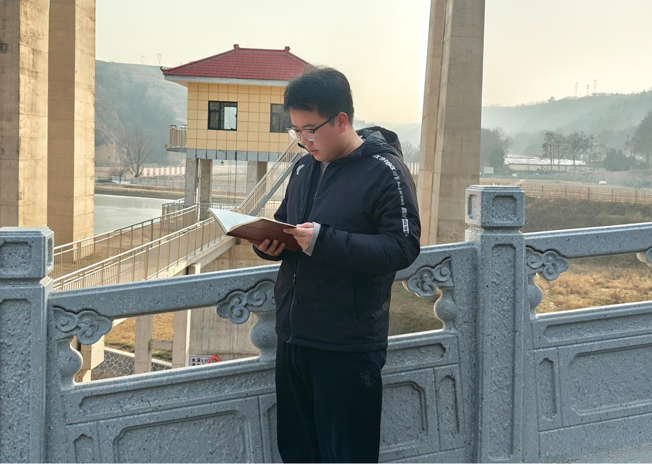 中共火博官网平台委员会关于对2024年度“产投榜样”进行公示的公告(图2)